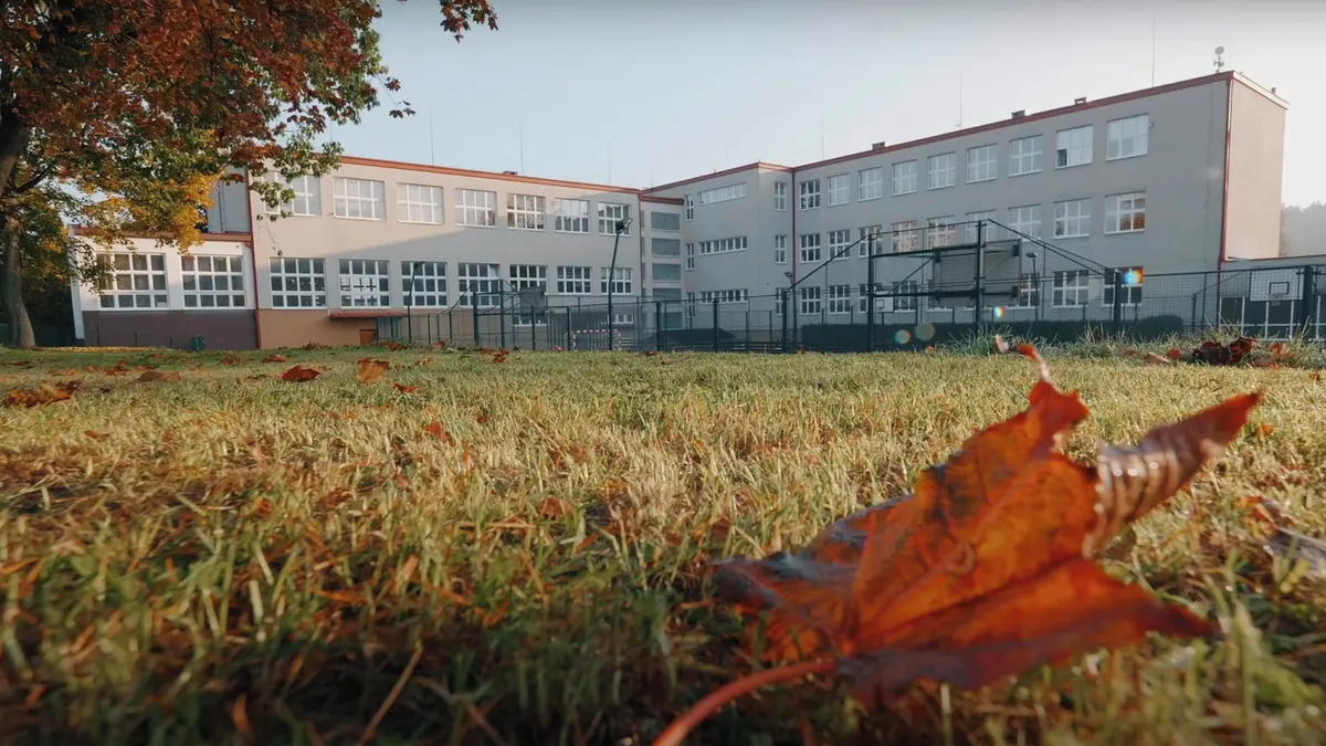 Humpolec Enfrenta Crise na Escola com a Nomea��o de um Gestor de Crise