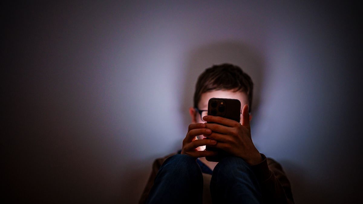 Os Efeitos dos 'Dark Patterns' nas Redes Sociais: Manipula��o Al�m da Inf�ncia